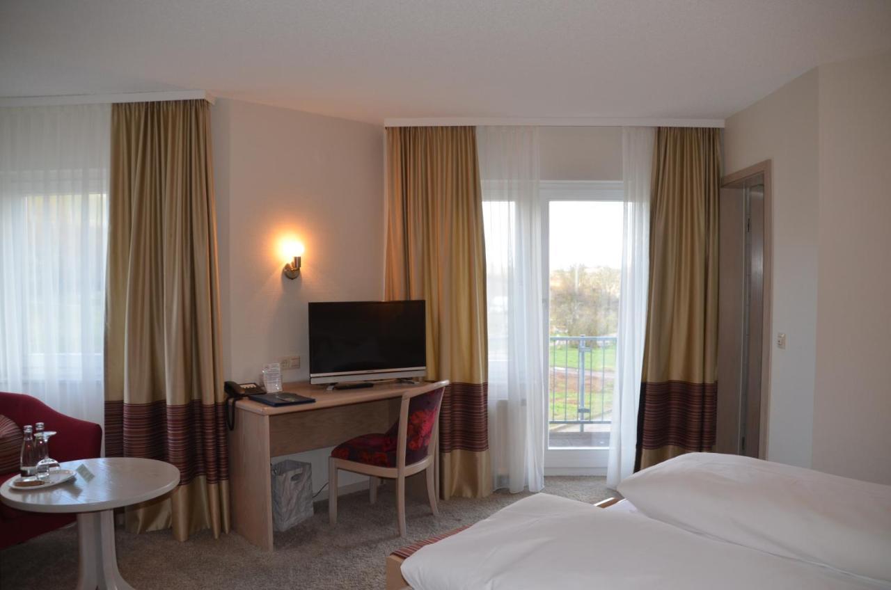 Castell Hotel & Restaurant Leinsweiler Zewnętrze zdjęcie