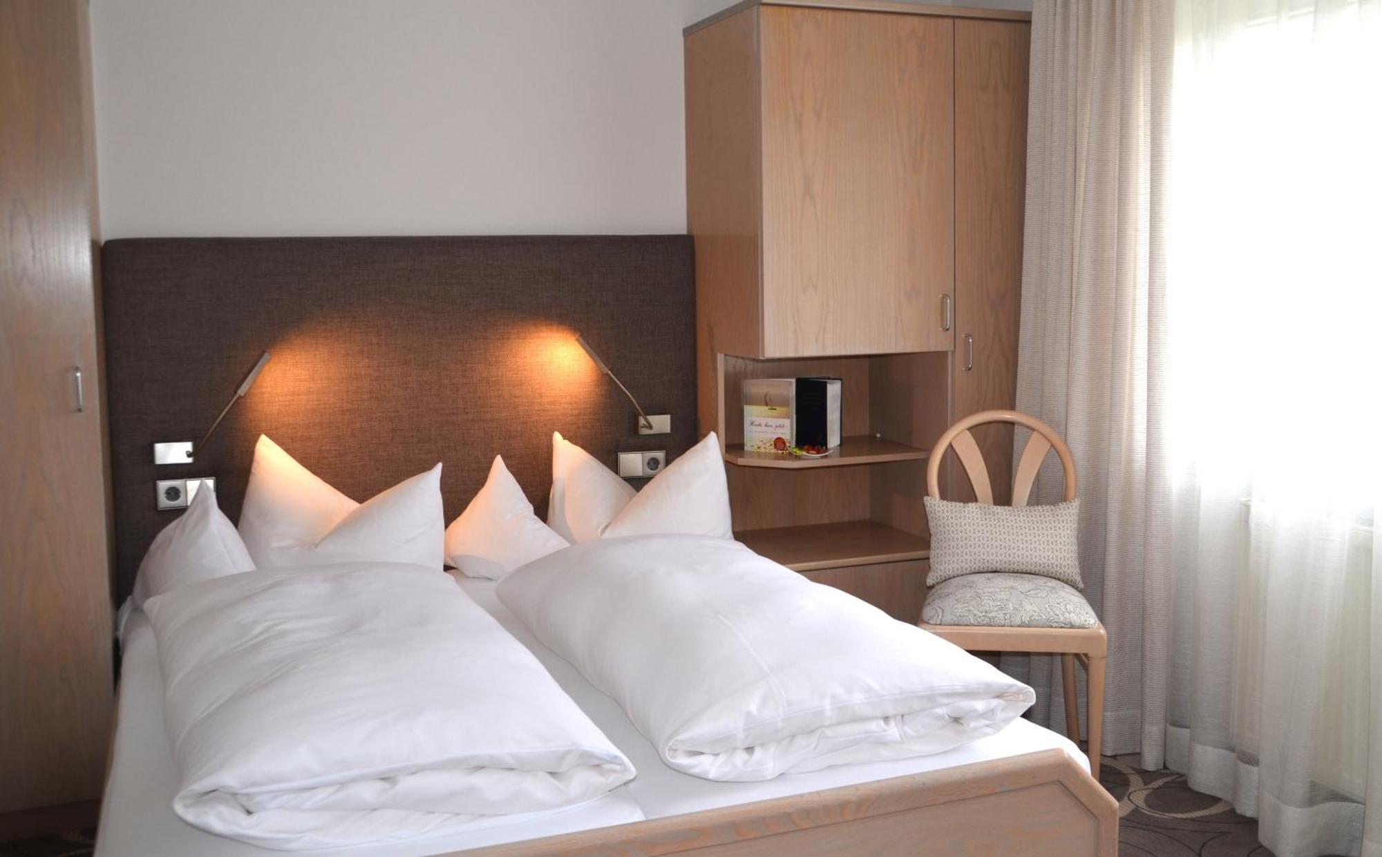 Castell Hotel & Restaurant Leinsweiler Zewnętrze zdjęcie